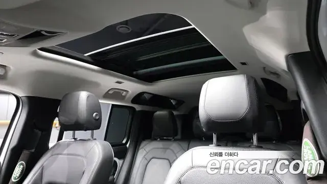 Land Rover Defender 2023 — Фото 18/20