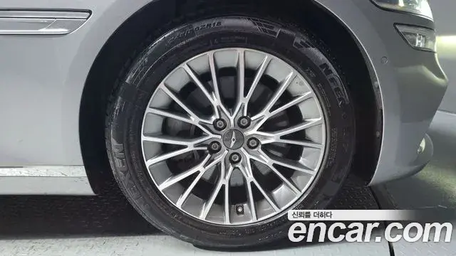 Genesis G80 2020 — Photo 33/38