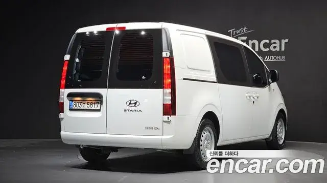 Hyundai Staria 2022 — ფოტო 24/31