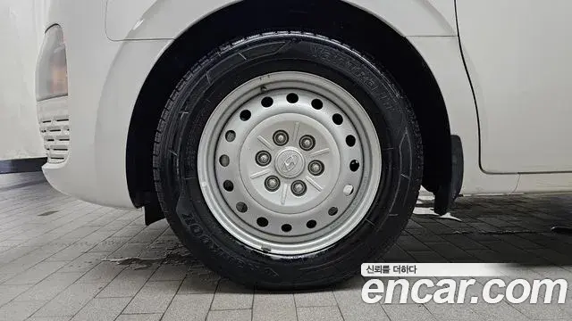 Hyundai Staria 2022 — ფოტო 28/31
