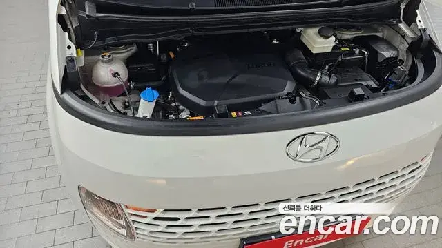 Hyundai Staria 2022 — ფოტო 6/31