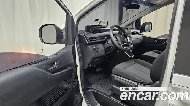 Hyundai Staria 2022 — ფოტო 26/31