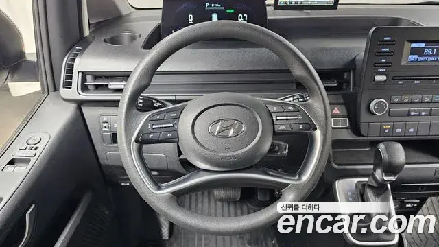 Hyundai Staria 2022 — ფოტო 10/31