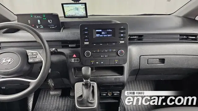 Hyundai Staria 2022 — ფოტო 13/31