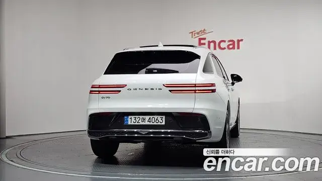 Genesis GV70 2025 — ფოტო 30/33