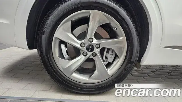 Genesis GV70 2025 — ფოტო 21/33