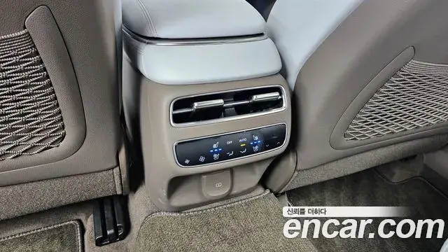 Genesis GV70 2025 — ფოტო 25/33
