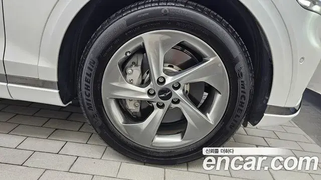 Genesis GV70 2025 — ფოტო 2/33