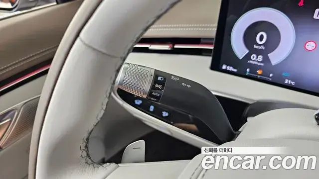 Genesis GV70 2025 — ფოტო 31/33