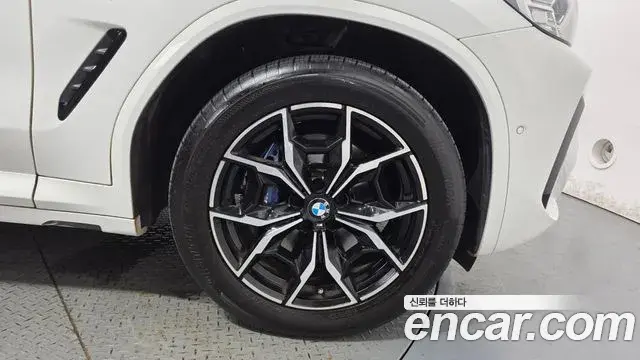BMW X4 2022 — Şəkil 15/32