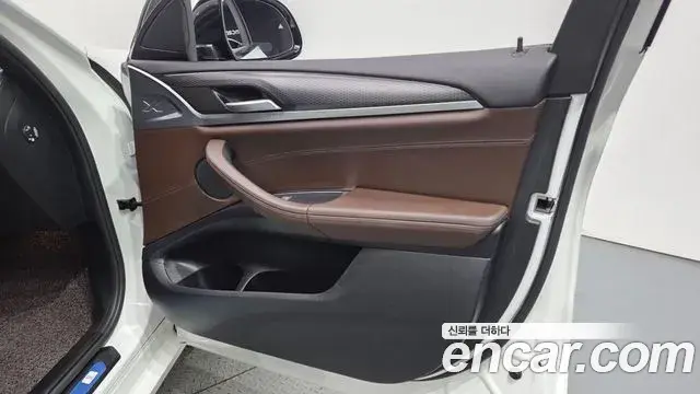 BMW X4 2022 — Şəkil 9/32