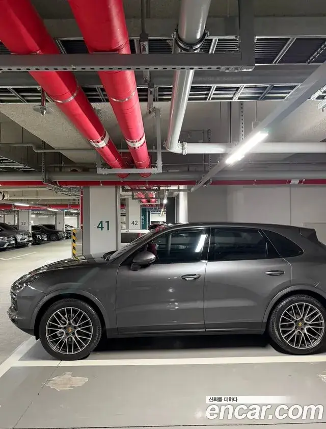 Porsche Cayenne 2020 — Photo 3/6