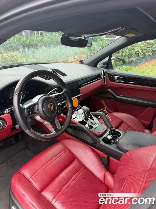 Porsche Cayenne 2020 — Photo 4/6