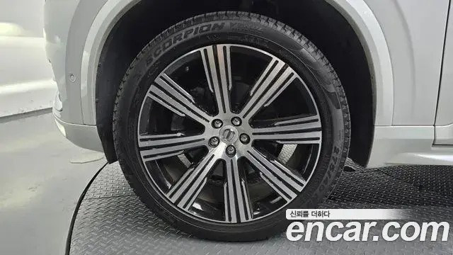 Volvo XC90 2021 — Şəkil 17/30