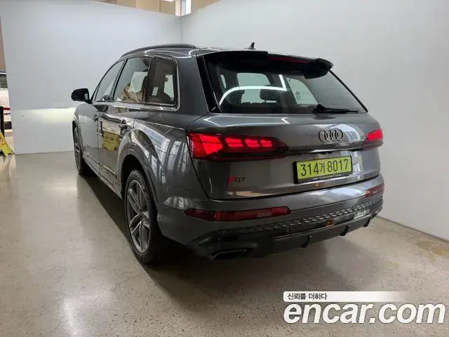 Audi Q7 2025 — Şəkil 1/20