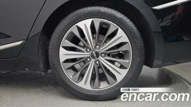 Kia K8 2022 — Şəkil 9/37