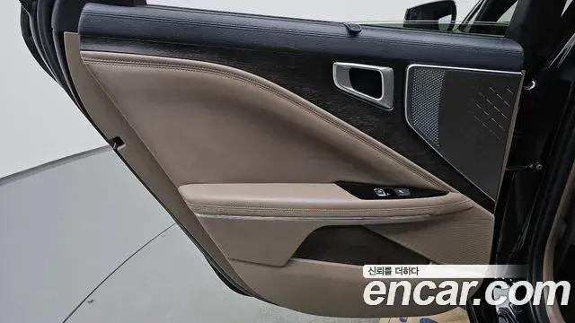 Kia K8 2022 — Şəkil 13/37