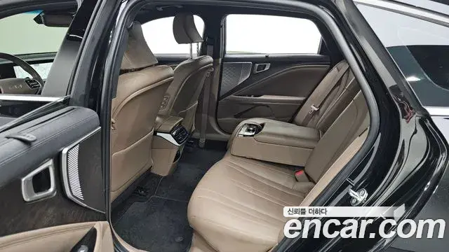 Kia K8 2022 — Şəkil 27/37