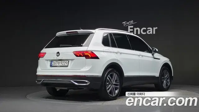 Volkswagen Tiguan 2023 — ფოტო 5/37