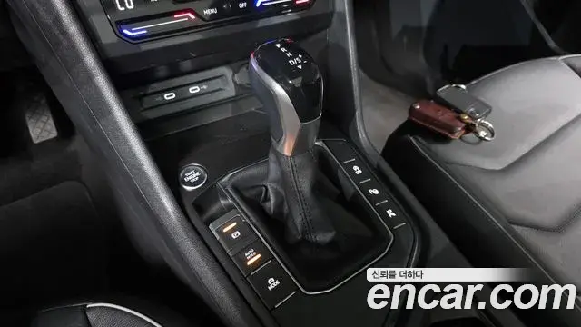 Volkswagen Tiguan 2023 — ფოტო 4/37