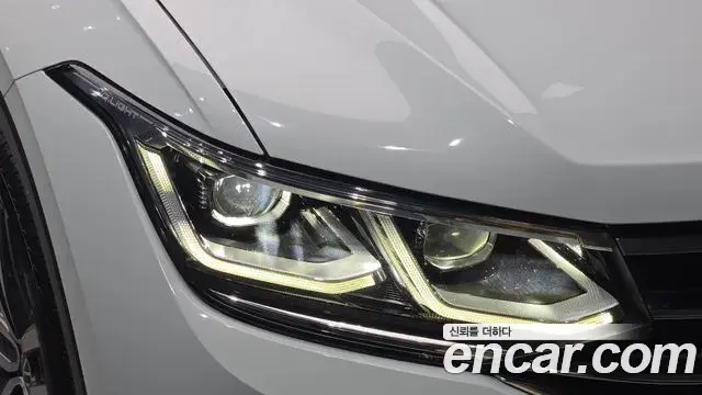 Volkswagen Tiguan 2023 — ფოტო 25/37