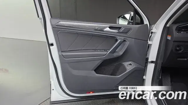 Volkswagen Tiguan 2023 — ფოტო 6/37