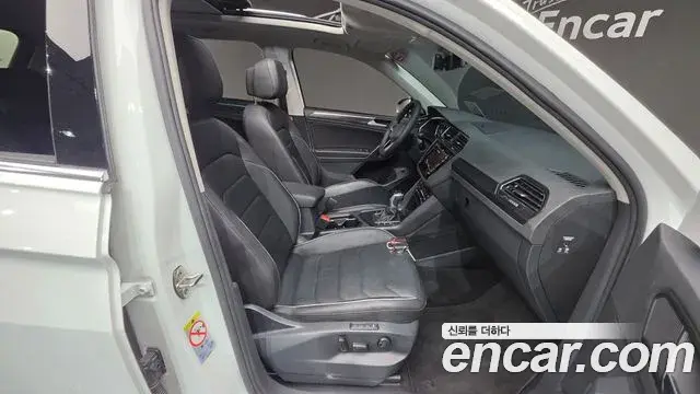 Volkswagen Tiguan 2023 — ფოტო 32/37