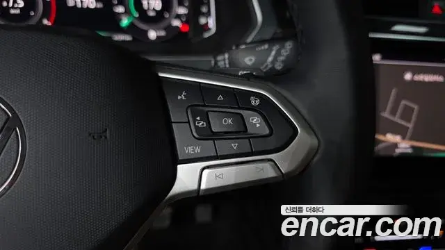 Volkswagen Tiguan 2023 — ფოტო 21/37
