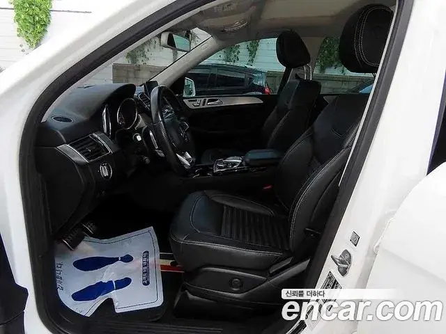 Mercedes-Benz GLE-Class 2018 — Фото 10/20