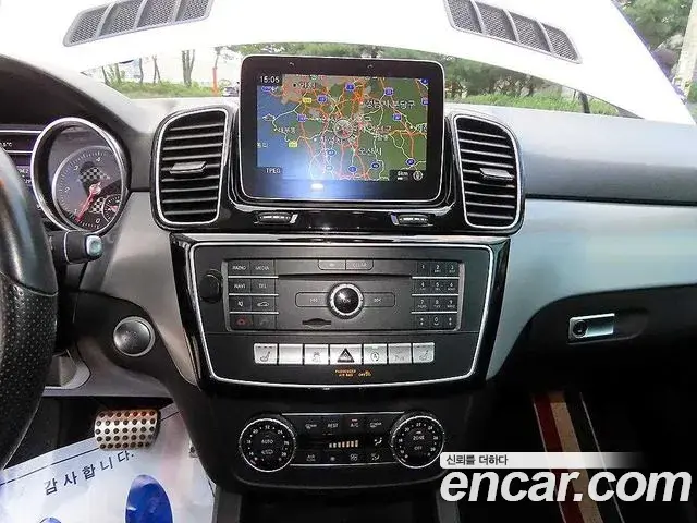 Mercedes-Benz GLE-Class 2018 — Фото 15/20