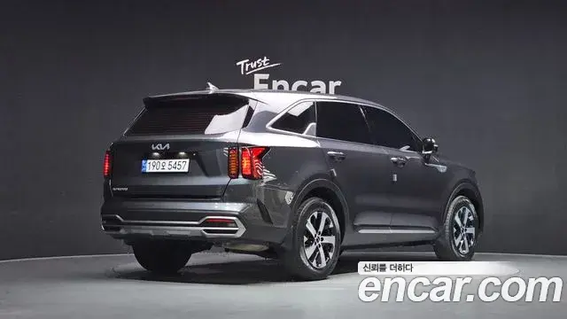 Kia Sorento 2023 — Фото 2/20