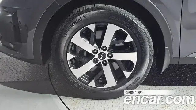 Kia Sorento 2023 — Фото 5/20