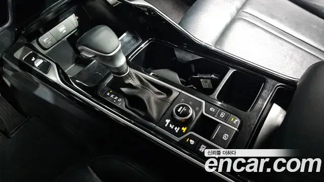 Kia Sorento 2023 — Фото 9/20