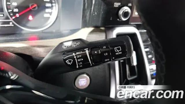 Kia Sorento 2023 — Şəkil 29/31