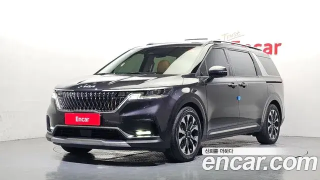 Kia Carnival 2023 — ფოტო 1/41