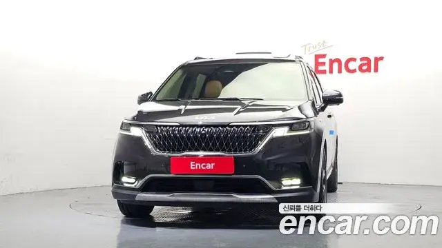 Kia Carnival 2023 — ფოტო 14/41