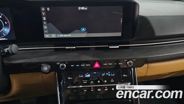 Kia Carnival 2023 — ფოტო 40/41