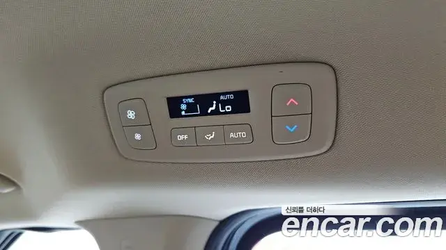 Kia Carnival 2023 — ფოტო 23/41