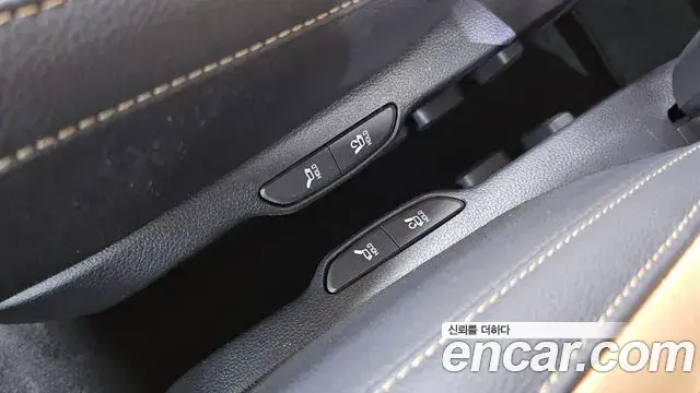 Kia Carnival 2023 — ფოტო 19/41