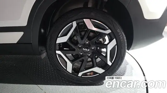 Kia Seltos 2024 — ფოტო 6/40