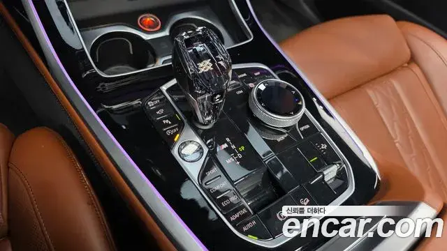 BMW X7 2019 — ფოტო 18/20