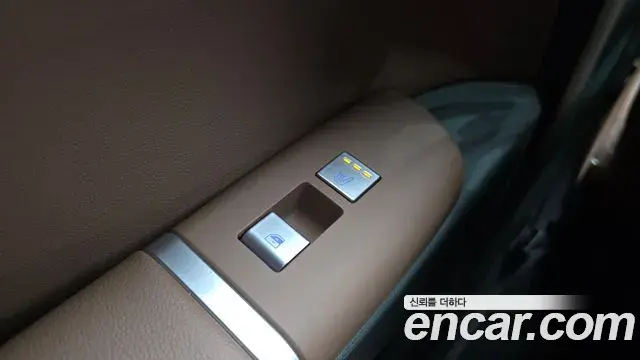 Hyundai Grandeur 2023 — Photo 19/20