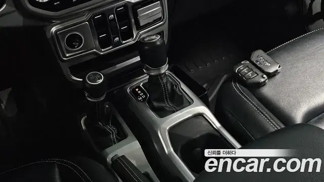 Jeep Wrangler 2021 — Photo 8/20