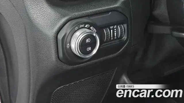 Jeep Wrangler 2021 — Photo 7/20