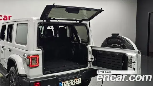 Jeep Wrangler 2021 — Photo 12/20