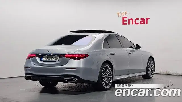 Mercedes-Benz S-Class 2024 — Photo 16/37