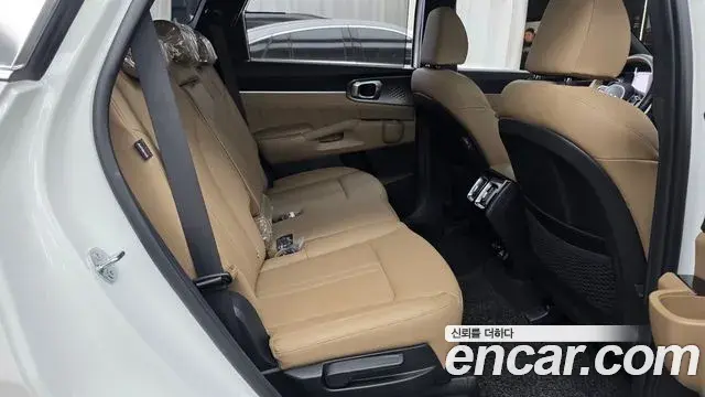 Kia Sorento 2024 — ფოტო 10/33