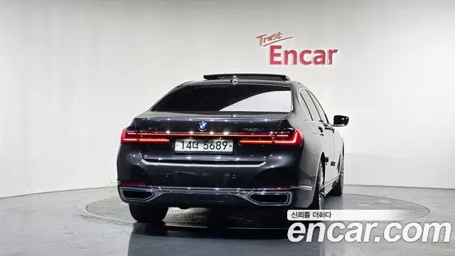 BMW 7 Series 2019 — Фото 4/20