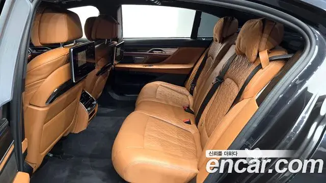 BMW 7 Series 2019 — Фото 11/20