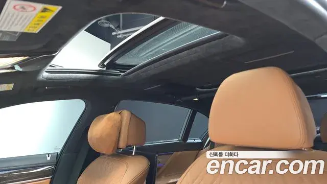 BMW 7 Series 2019 — Фото 17/20